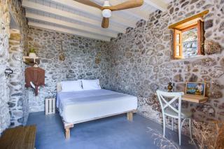 Perivoli A Traditional Eco-Accommodation in a Private Cultivated Garden - Mandrakion - 9