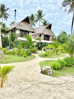 Entire Private Beachfront Villa in Siargao - General Luna - 3