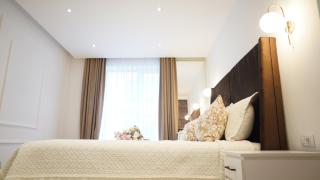 Beachfront 2BR Apartment with Balcony and Sea View, Biser Mora - 9