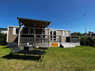 De Strandhoed Renesse, new & luxe chalet with garden en close to centrum & beach! - Renesse - 4