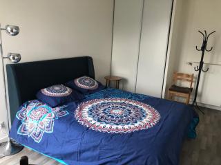 Grande chambre 14 m2 avec salle de bain privative à Nanterre Préfecture proche La Défense Aréna Campus SNCF et Paris - 3