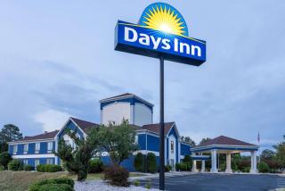 Days Inn by Wyndham Louisburg - Louisburg - 5