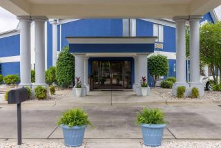 Days Inn by Wyndham Louisburg - Louisburg - 4