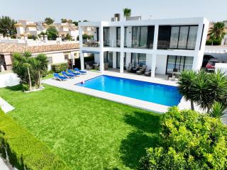 Luxury villa with large swimming pool and outdoor area - San Fulgencio - 3