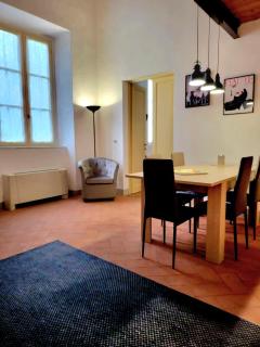 LA VILLA APARTMENTS - Convenient for Sardinia and Corsica - 4-5 beds -Private Parking included with Camera - Livorno - 6