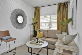 SOBE MONARCH-WALK TO THE BEACH - OCEAN DRIVE GOOD TIME HOTEL AND ANGLER HOTEL ACROSS THE STREET - 3