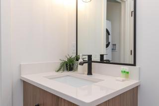 Be Close To Chinatown When You Are In The Ironwork Building - 3