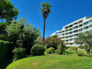 Superbe T2 tout confort 3 étoiles, entièrement renové avec piscine, parking, clim, wifi, Netflix - La Grande-Motte - 6