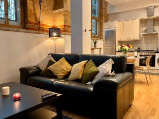 Magical Church Conversion in Watford - Watford - 7