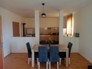 Family House بيت عائلي بجميع مواصفات الراحة - Travnik - 2