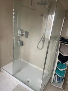 Jules Homestay Plus - Ocker Hill - 2