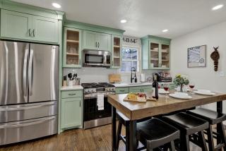 Southern Charm - Near Main With Hot Tub - Fredericksburg - 6