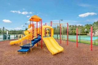 Central Family home 3beds - 6