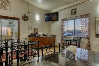 Super 8 by Wyndham Alamosa - Alamosa - 1