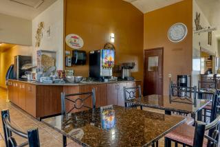 Super 8 by Wyndham Alamosa - 2