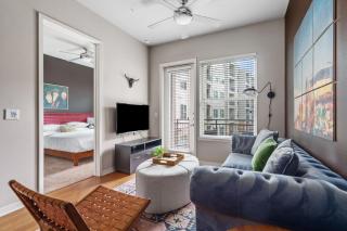 Luxury Oasis I Mins from TX Med Center-FREEParking - 2