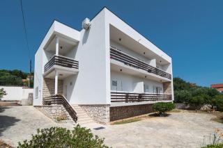 Apartments and Room Kate - Tisno - 0