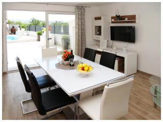 House Luketini dvori - 1