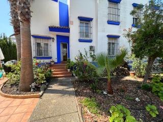 Chalet con piscina privada, parking y zona BBQ - Isla Canela - 4