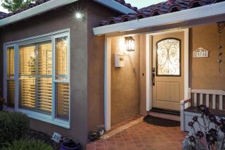 Relax in a Gorgeous 6 Person Quaint Home - 3