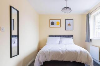 Stylish 3 Bedroom and free parking - 7