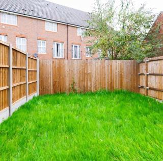 Stylish 3 Bedroom and free parking - 4