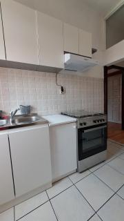 Red blue with private parking and Gray blue apartment - 3