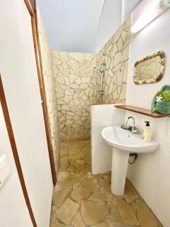Poe Guesthouse - Avatoru - 2