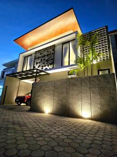 Rania Guest House - Salakan - 0