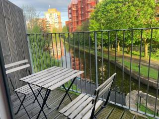 Cityfront Modern Apt Near City Centre/Etihad, Free Parking - 3