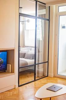 Central Apartment with Balcony and Views, Old Town, metro - Varsavia - 9