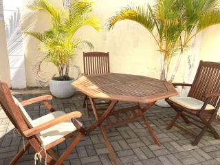 Tropical getaway villa - 2