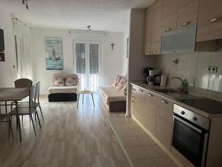 Apartment Veronika - Okrug Gornji - 2
