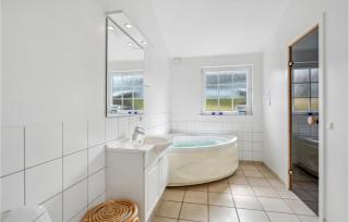 Lovely Home In Aabenraa With Sauna - 4