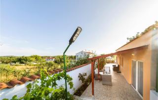 Gorgeous Home In Pomer With Wifi - 2