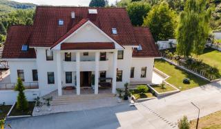 Virginia Gardens - 7