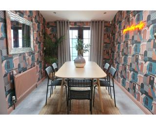 Central Belfast Apartments The Village House - Belfast - 0