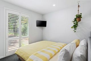 Little House on Rye by Ready Set Stay - BYO TOWELS - LINEN PROVIDED - Rye - 2