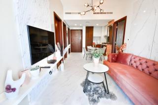 Reva tower- 2BR Dubai mall walking & canal facing - Dubai - 2