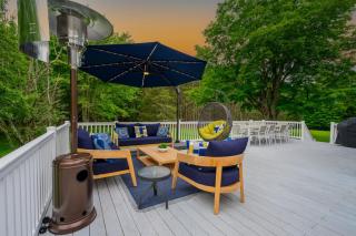 Mountain Blue Vista - Luxury retreat near Ski resorts with Pond, Firepit and Hot Tub - Windham - 3