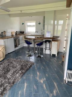 Cosy Beach Chalet - Scratby - 2