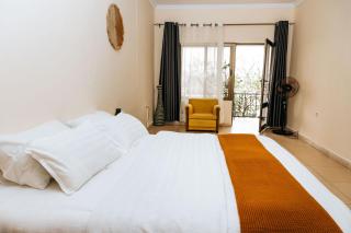 Home with Swimingpool - 8