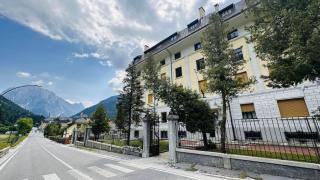 Cave Holiday Apartment - 8