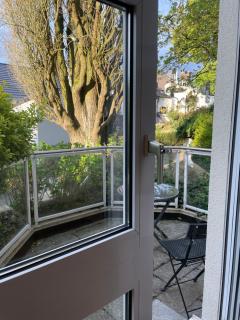 Privates Apartment mit Bad, Küche, Sofa & Balkon - Frankfurt am Main - 9