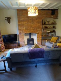Characterful stone cottage in Uffington - - 1