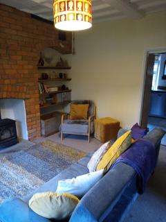 Characterful stone cottage in Uffington - - 2