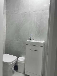 Studio flat private bathroom wc and kitchenette - Londra - 4