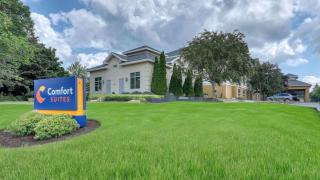 Comfort Suites Madison West - Middleton - 0