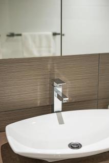 Modern Urban Retreat 1BR Apt near Chatswood - Sydney - 3