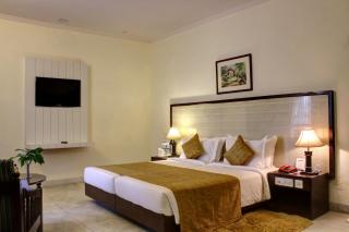 Best Western Resort Country Club - Gurgaon - 3